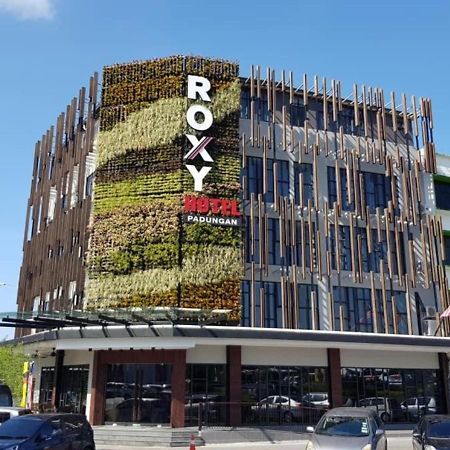 Roxy Hotel Padungan Kuching Bagian luar foto