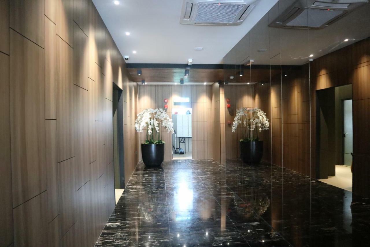 Roxy Hotel Padungan Kuching Bagian luar foto