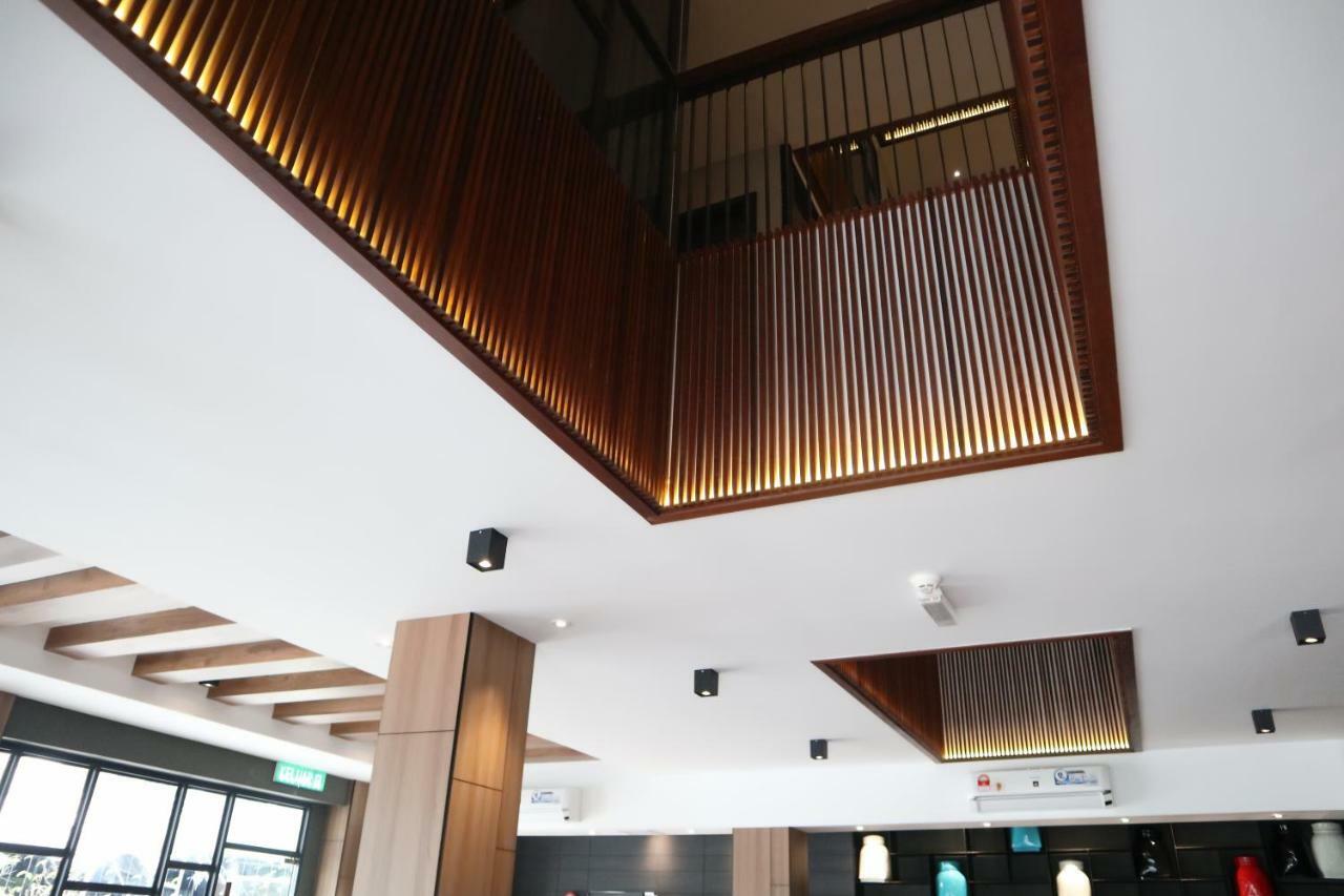 Roxy Hotel Padungan Kuching Bagian luar foto