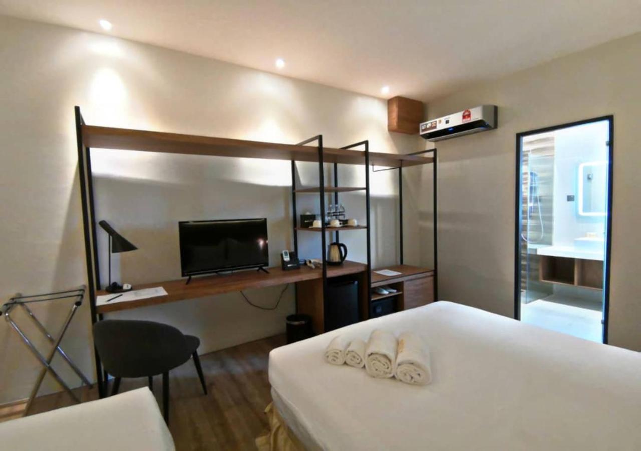 Roxy Hotel Padungan Kuching Bagian luar foto