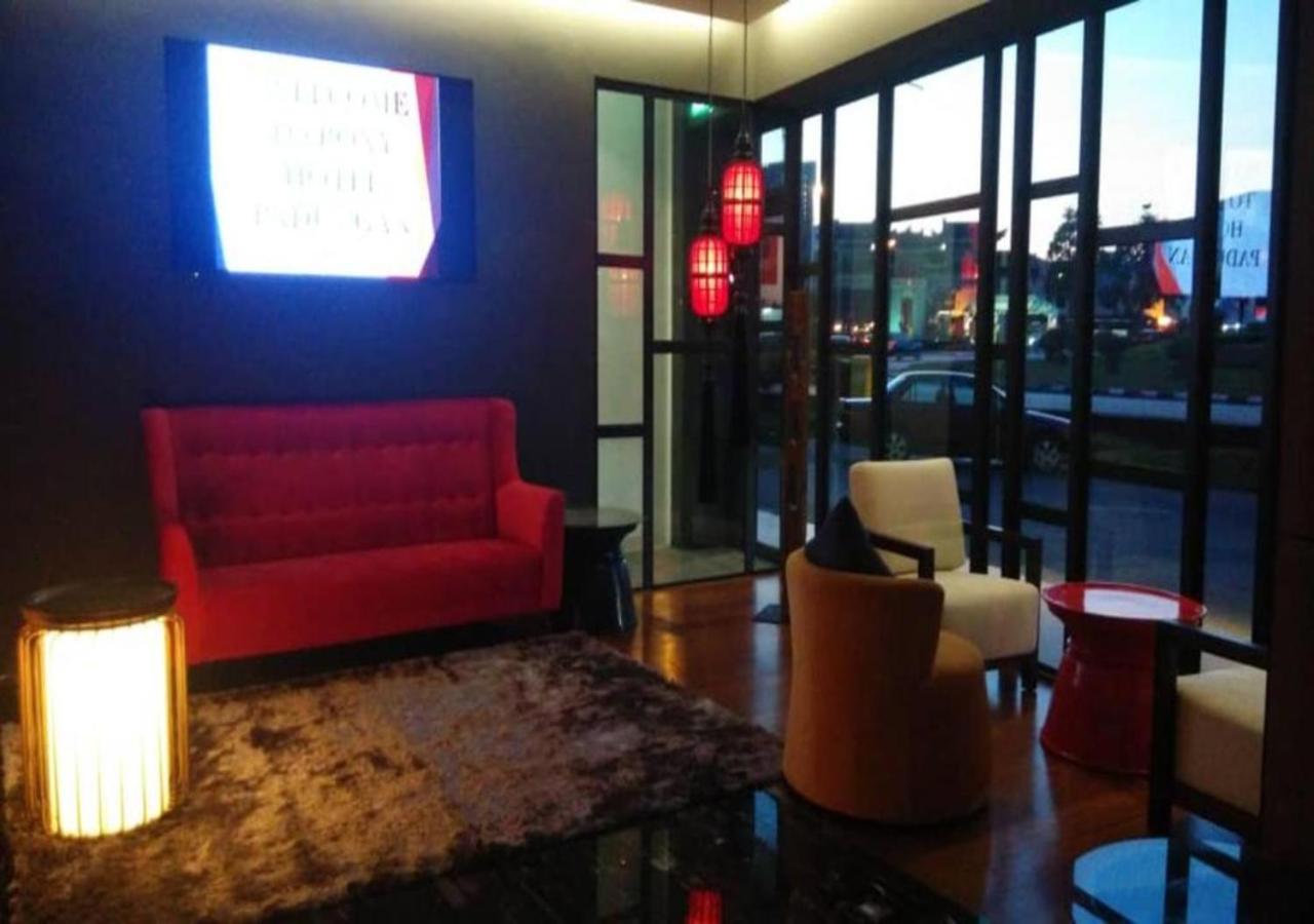 Roxy Hotel Padungan Kuching Bagian luar foto